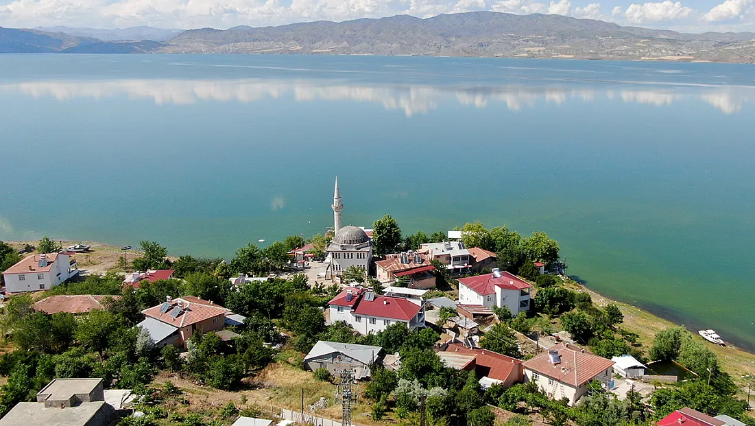 Elazığ'ın saklı cenneti göz kamaştırıyor