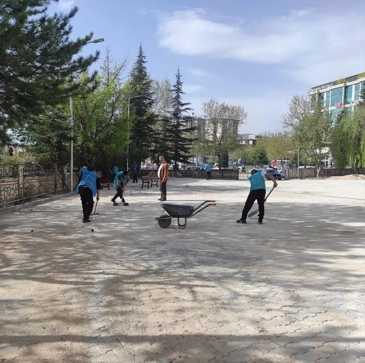 Elazığ'da hükümlüler kamuya yararlı işlerde cezalarını tamamlıyor