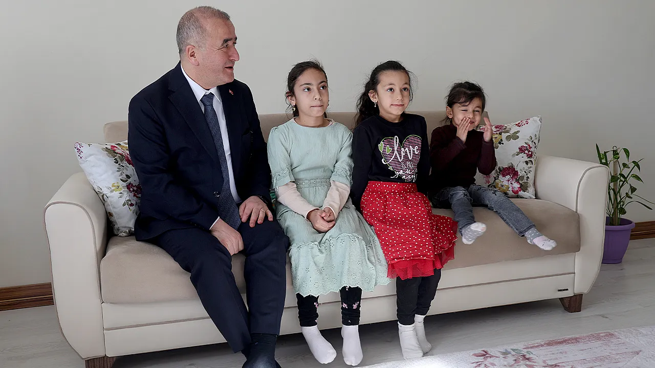 Vali Hatipoğlu Yüsra ile buluştu