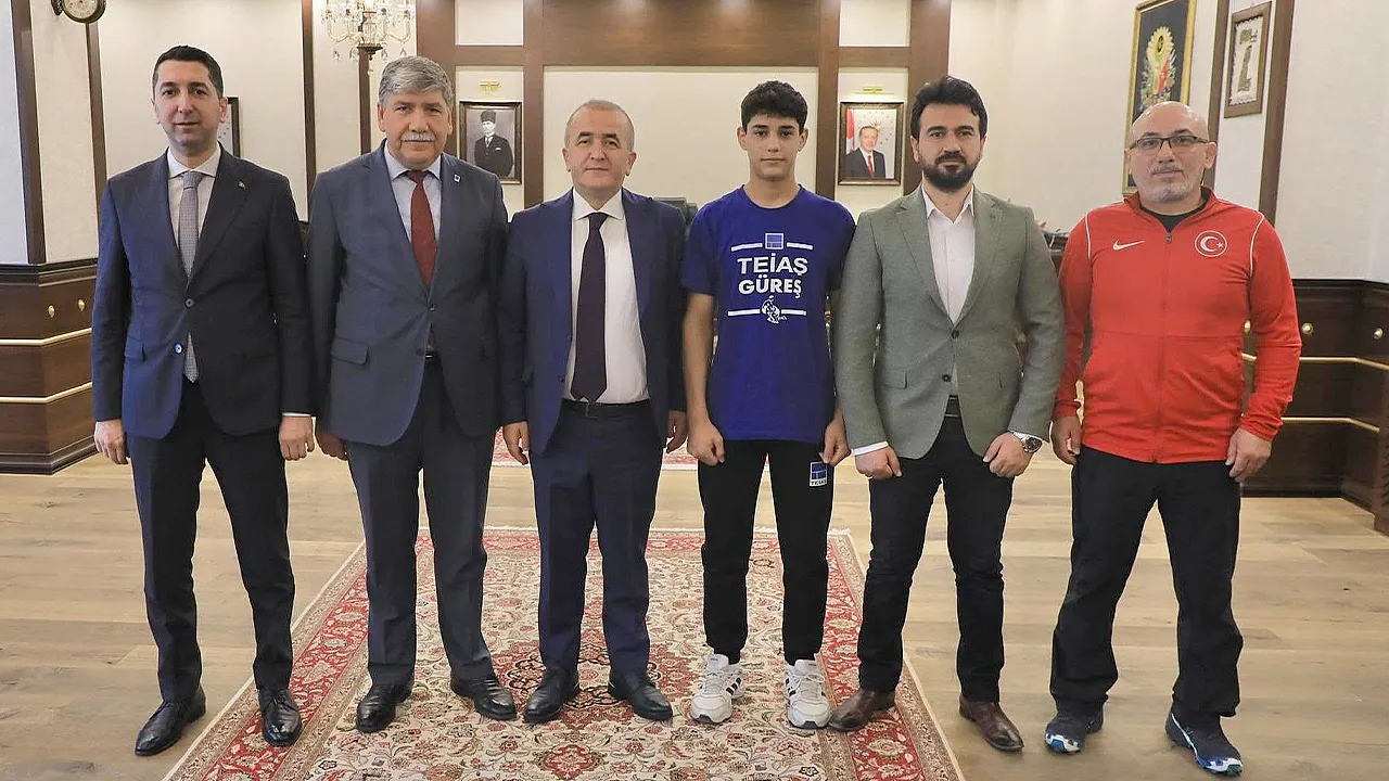 Vali Hatipoğlu, başarılı sporcuları ağırladı