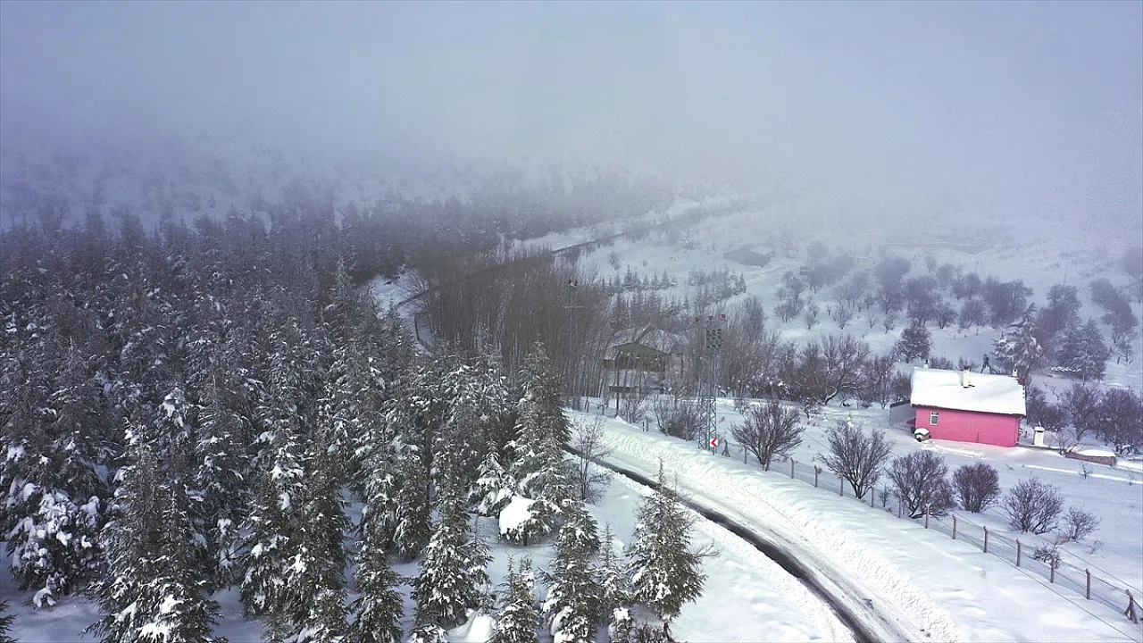 Elazığ'da kar manzaraları