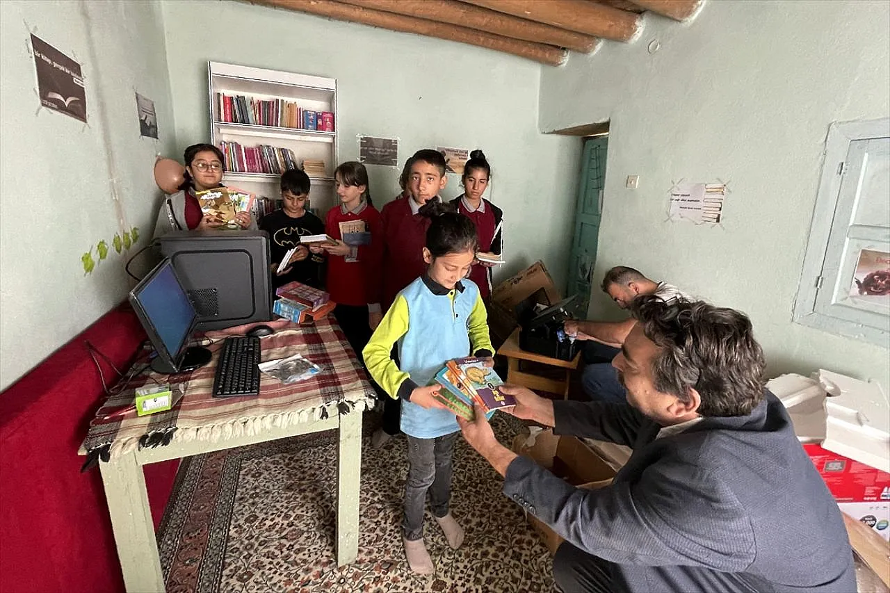 Saniye ninenin 'Kardeşler Kütüphanesi'ne destek yağdı