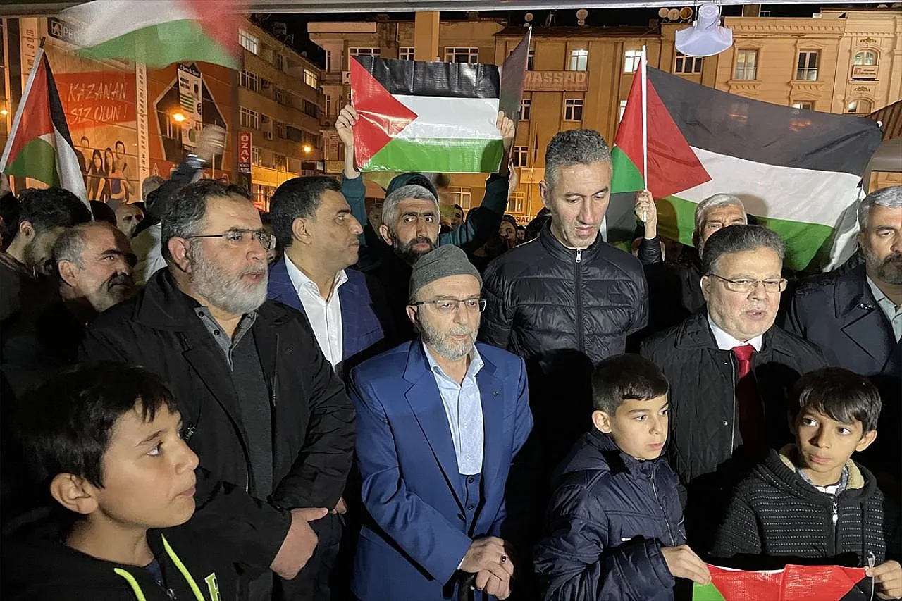 İsrail'in Mescid-i Aksa saldırısı Elazığ'da protesto edildi