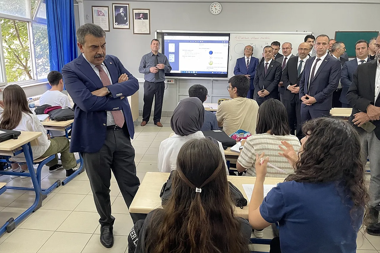Bakan Tekin'in Elazığ temasları