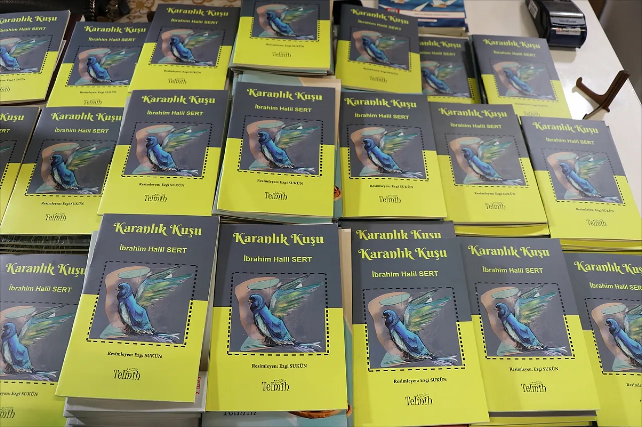 'Karanlık Kuşu' Kitap Fuarı'nda