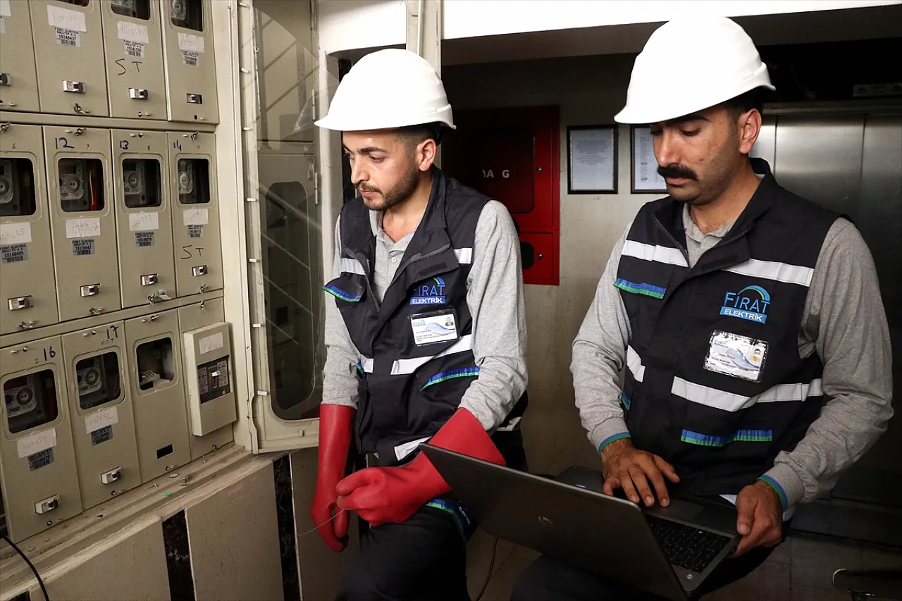 Fırat EDAŞ, 40 bin haneye yetecek enerjiyi kayıp kaçak olmaktan çıkardı