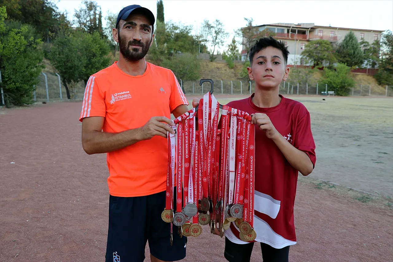 Genç atletten 2 yılda 30 madalya