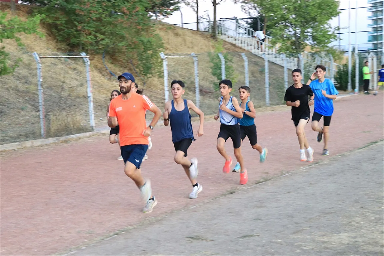 Genç atletten 2 yılda 30 madalya