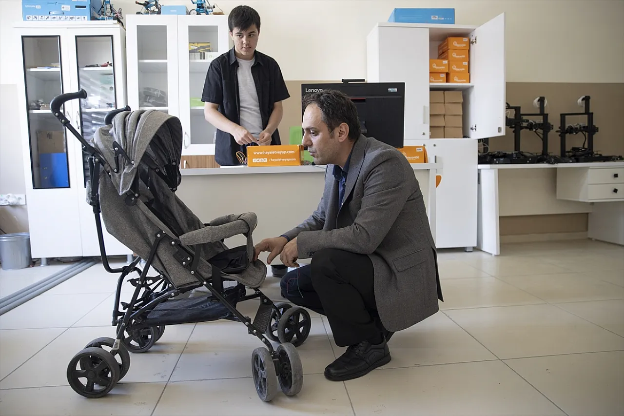 Öğrencilerin geliştirdiği 'akıllı çözüm' ödül getirdi