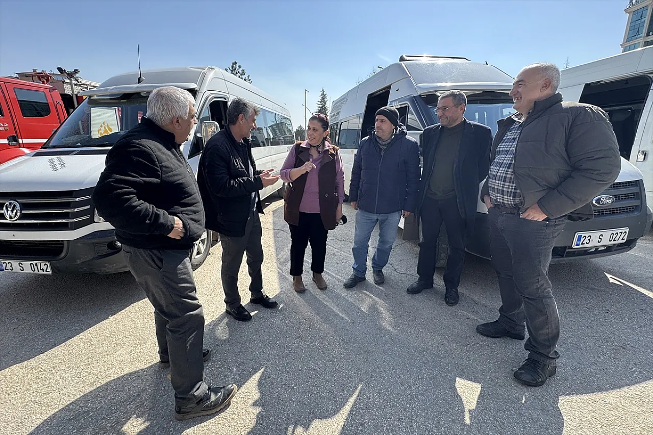 Gülbanu Ötegen 18 yıldır direksiyon sallıyor