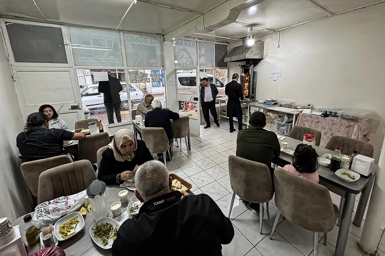 Yoğun ilgi gören döner için kepenk açıyor