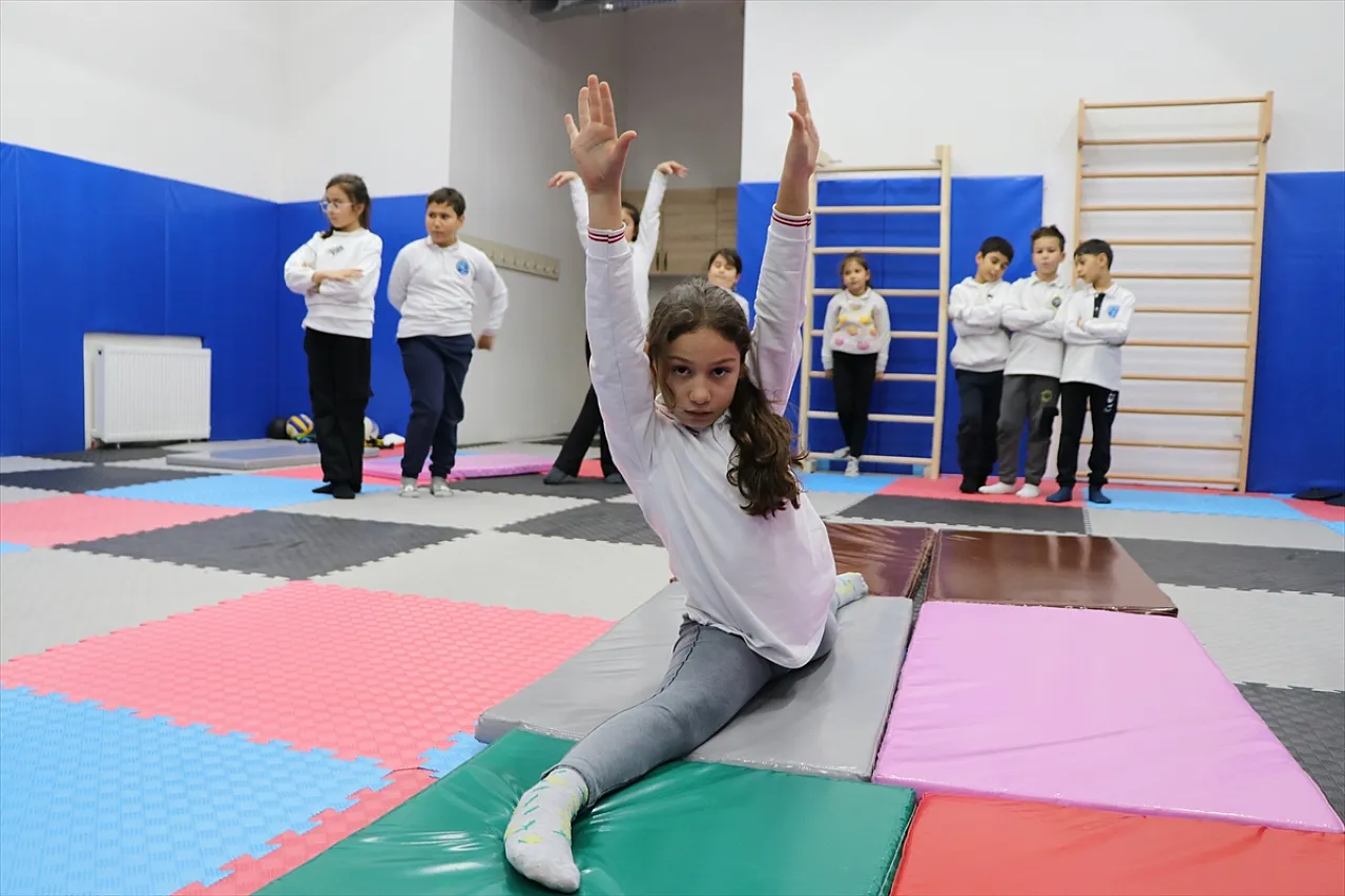 Atıl depolar spor salonlarına dönüştürüldü