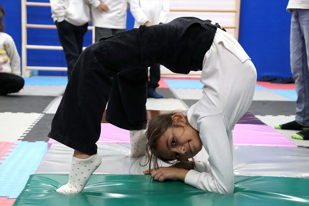 Atıl depolar spor salonlarına dönüştürüldü