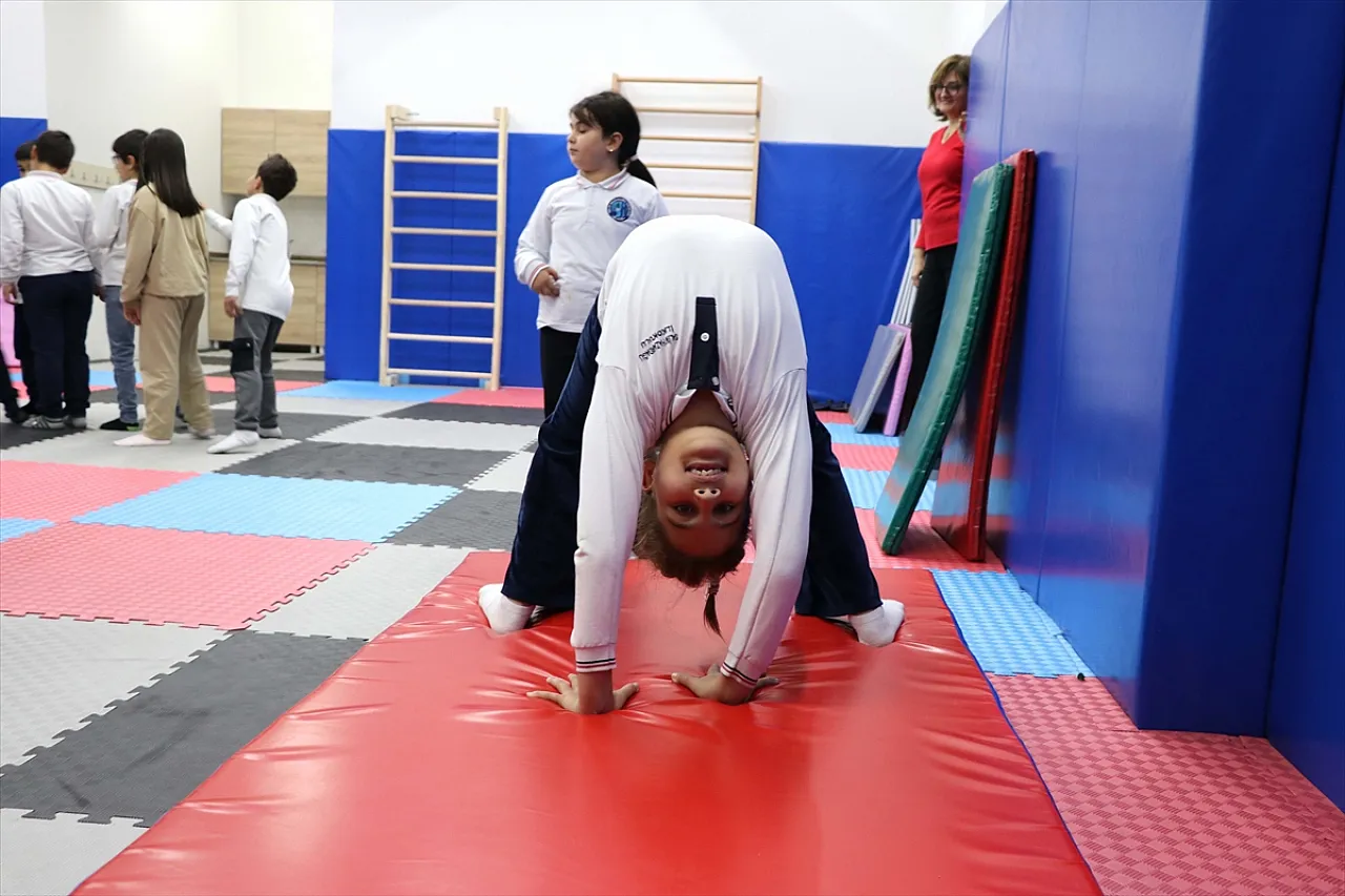 Atıl depolar spor salonlarına dönüştürüldü