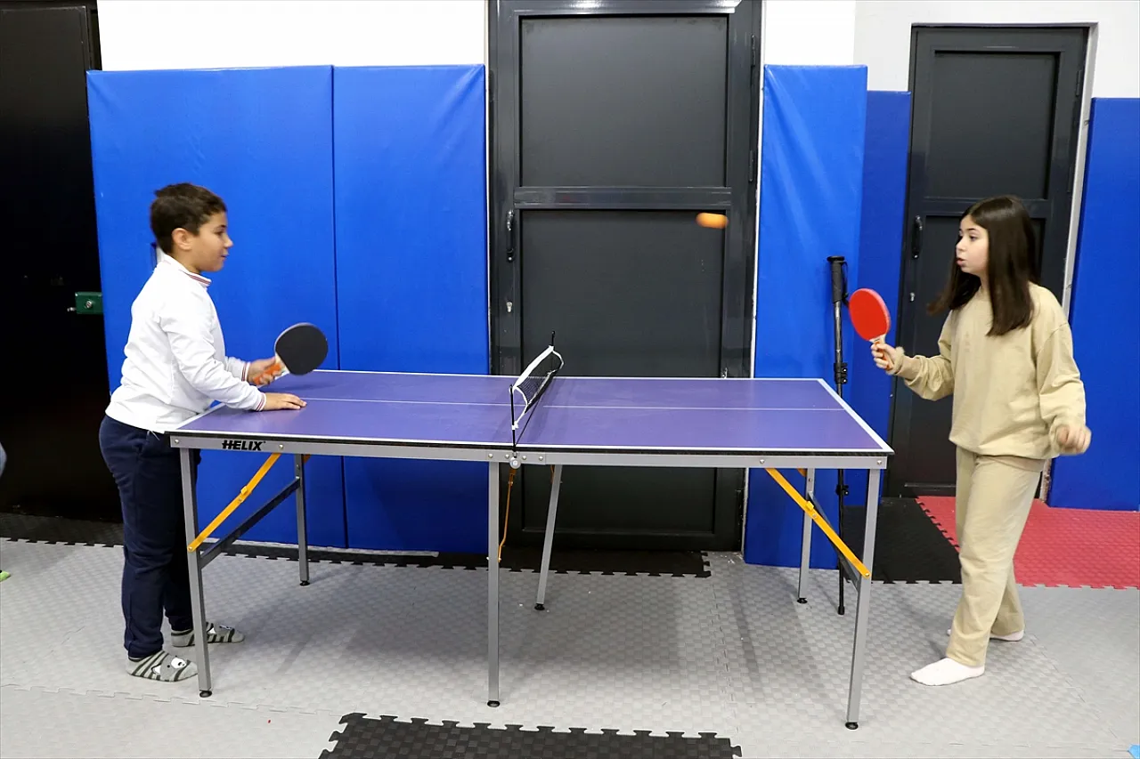 Atıl depolar spor salonlarına dönüştürüldü