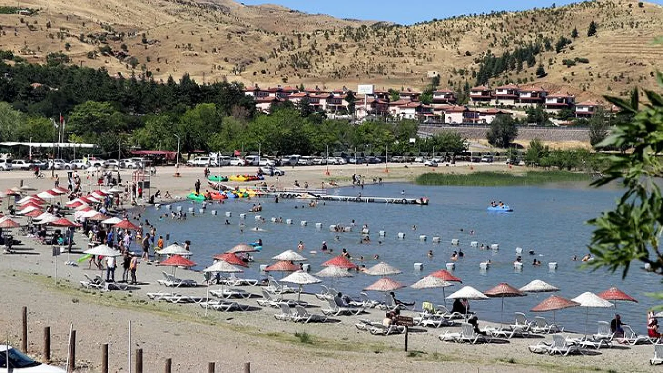 Hazar Gölü sahillerinde bayram bereketi