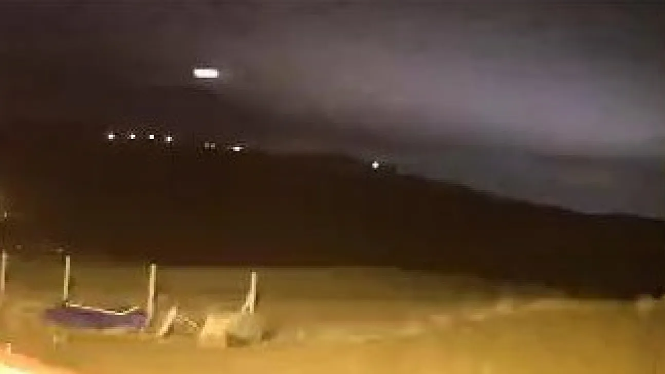 Elazığ'da meteorun düşme anı kameralara yansıdı