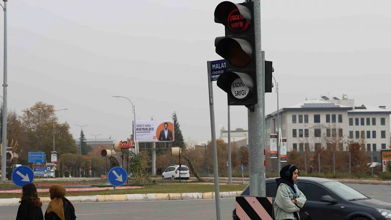 Elazığ'da 'Şiddete Hayır' ve 'Kadına Saygı' mesajı