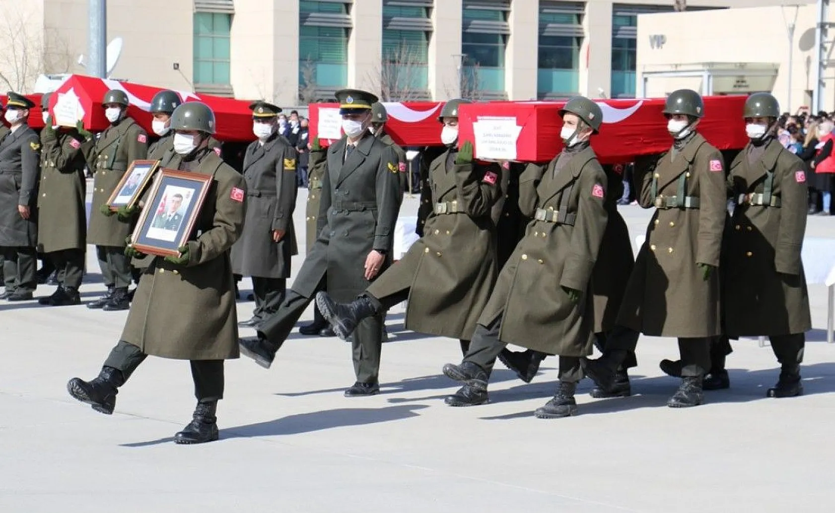 11 şehit Elazığ'dan törenle Ankara'ya uğurlandı