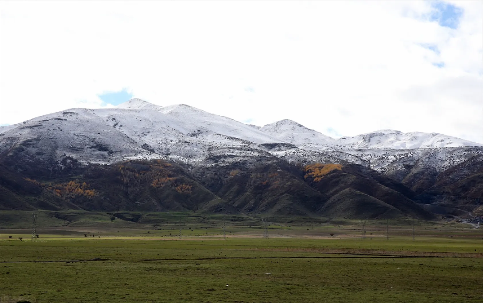 Nemrut Dağı ile yüksek kesimler karla kaplandı