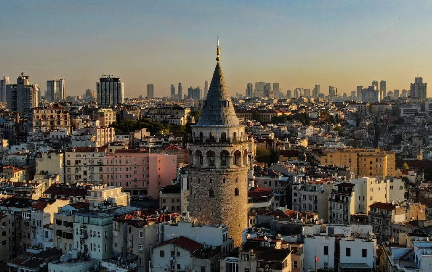 Galata Kulesi'nde eşsiz gün doğumu