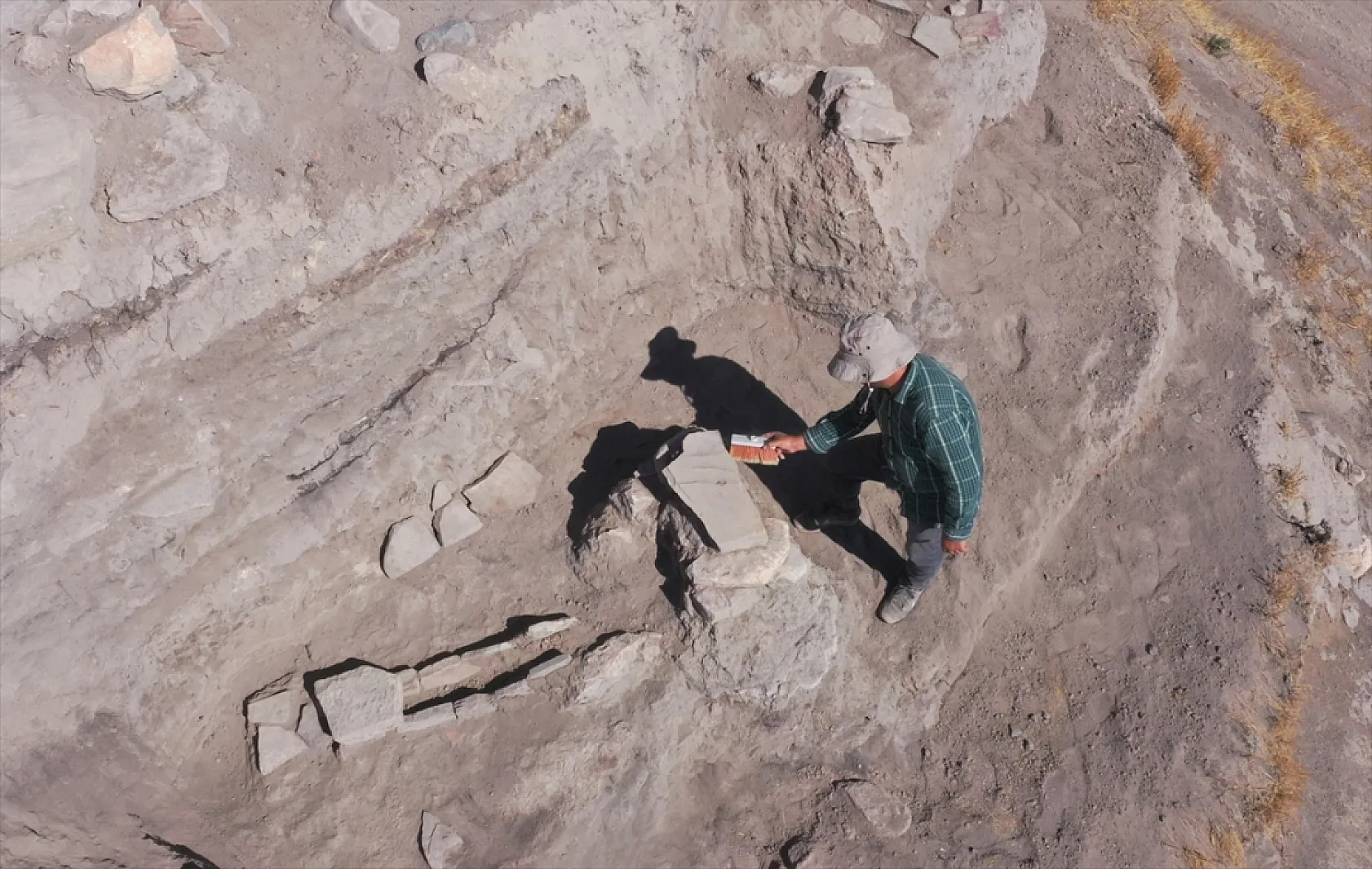 Elazığ'da 6 bin yıllık tapınak alanı bulundu