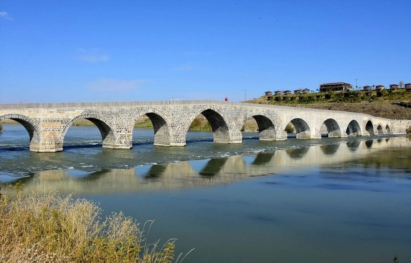 Tarihi Murat Köprüsünden kareler