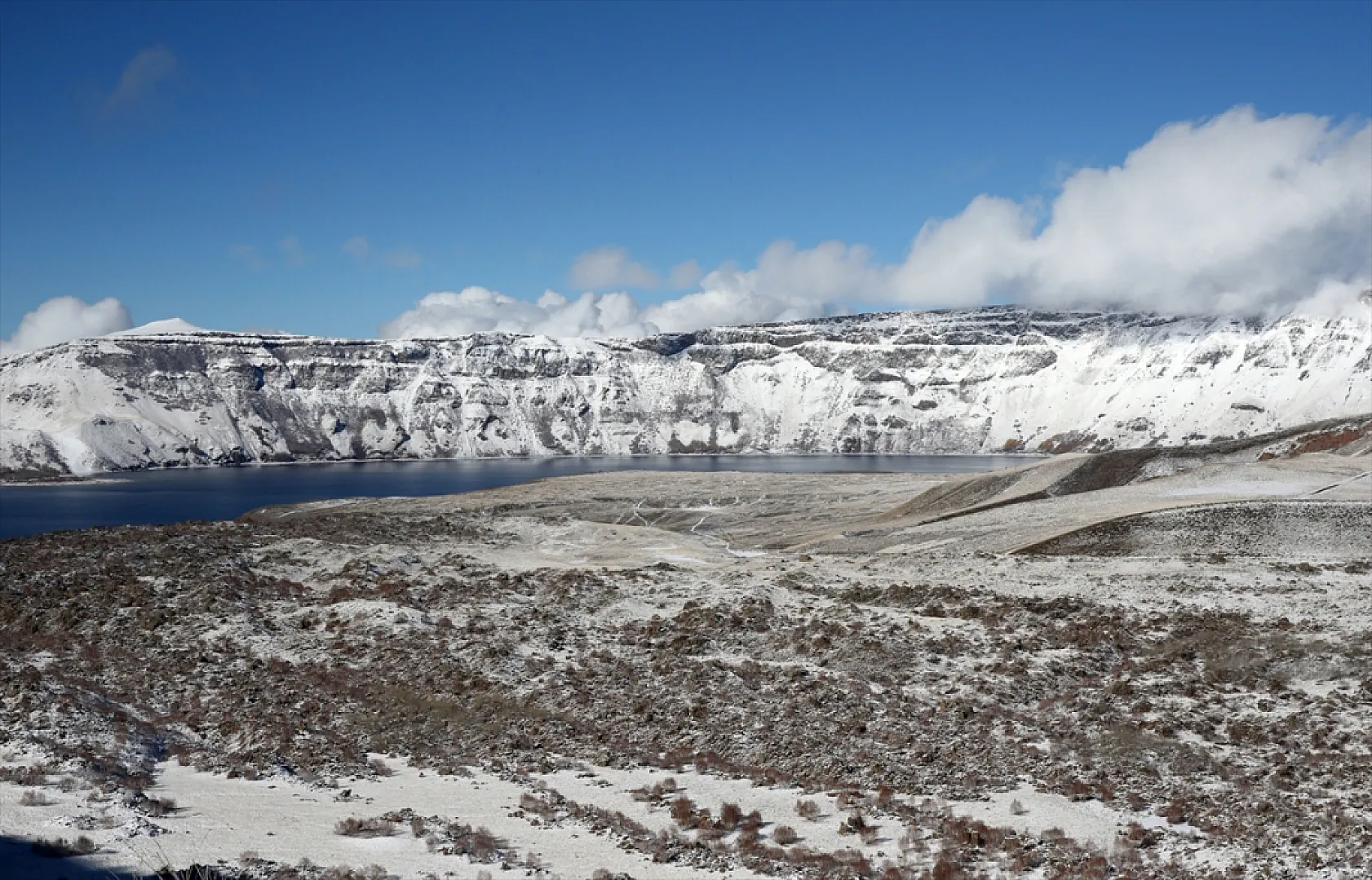 Nemrut Dağı ile yüksek kesimler karla kaplandı