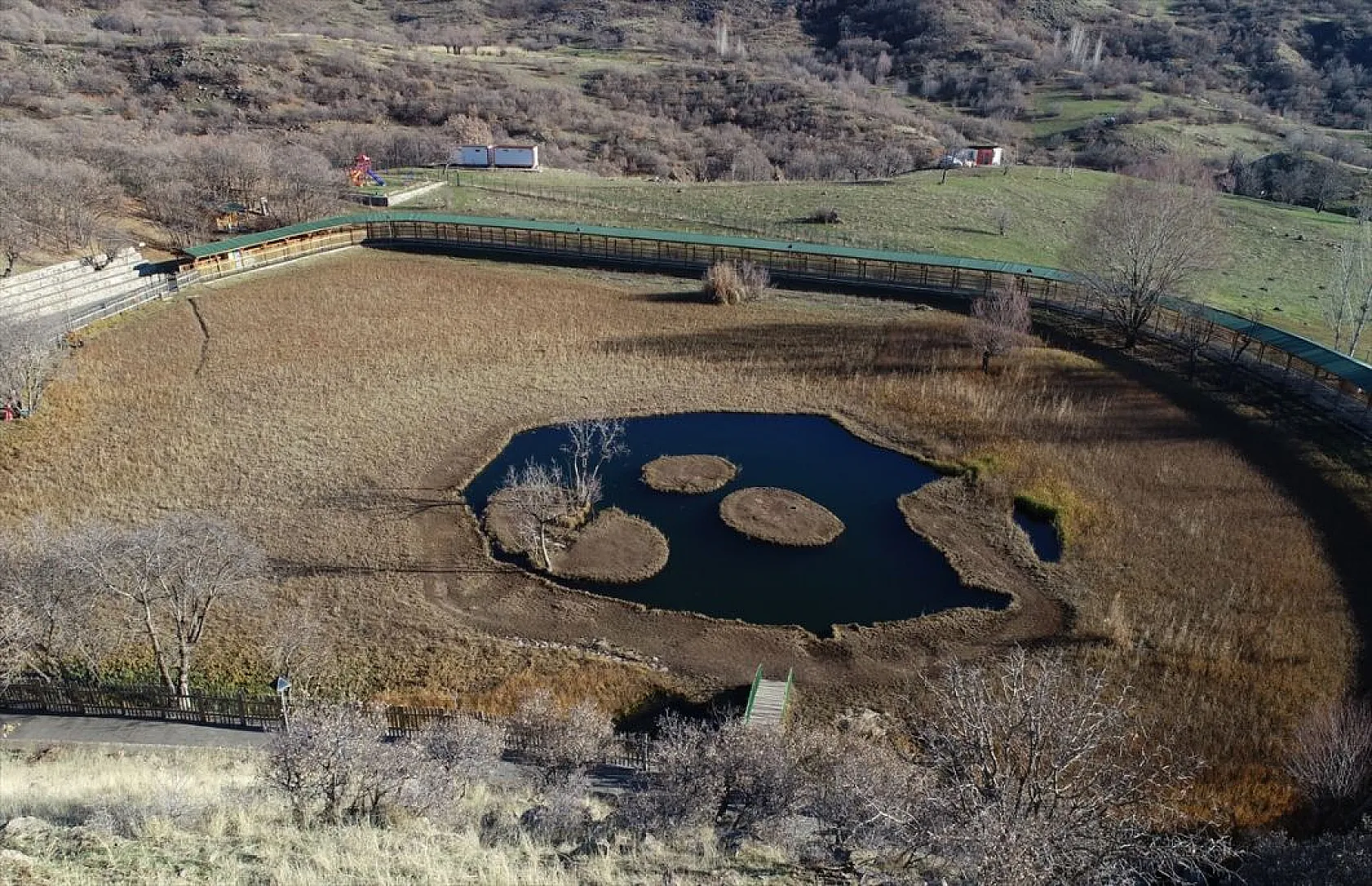 Yüzen adaları ziyaretçi sayısında zirveyi gördü