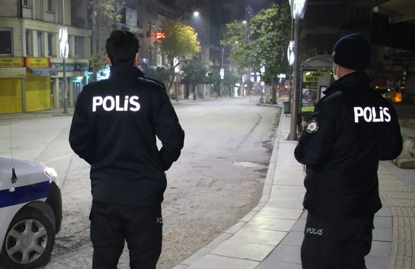 Elazığ'da cadde ve sokaklar boş kaldı