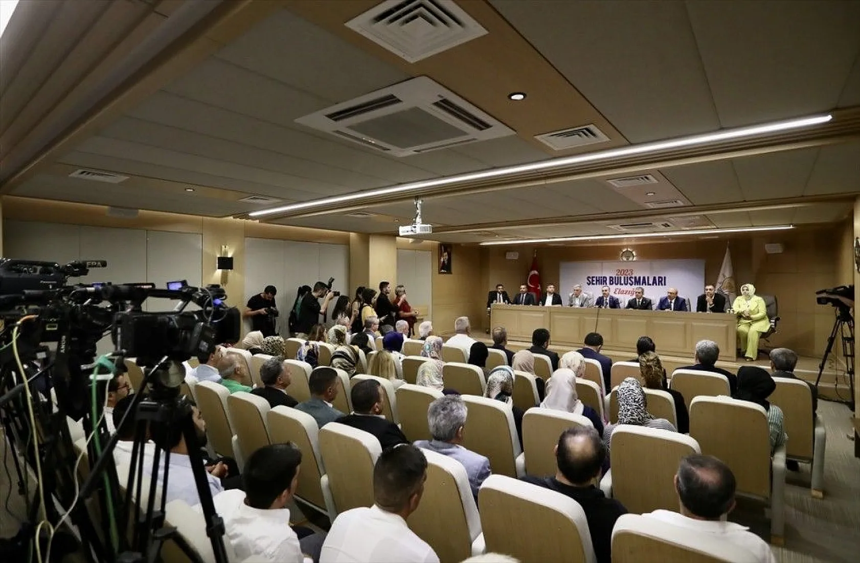 Sanayi ve Teknoloji Bakanı Kacır, Elazığ'da