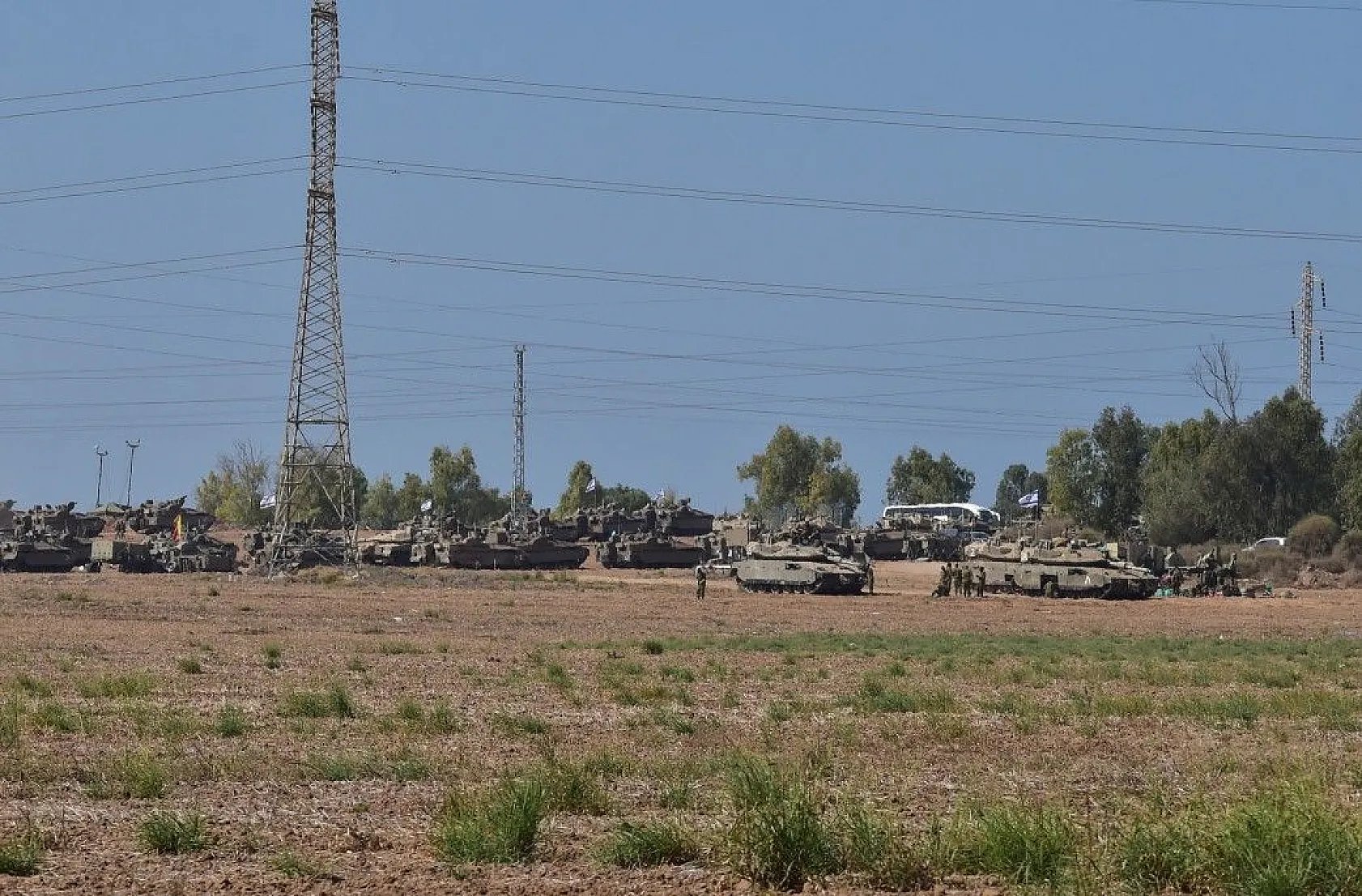 Gazze sınırında tank hareketliliği