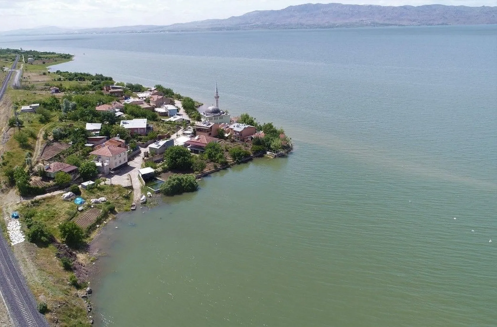Aşağı İçme köyü eşsiz manzaraya büründü