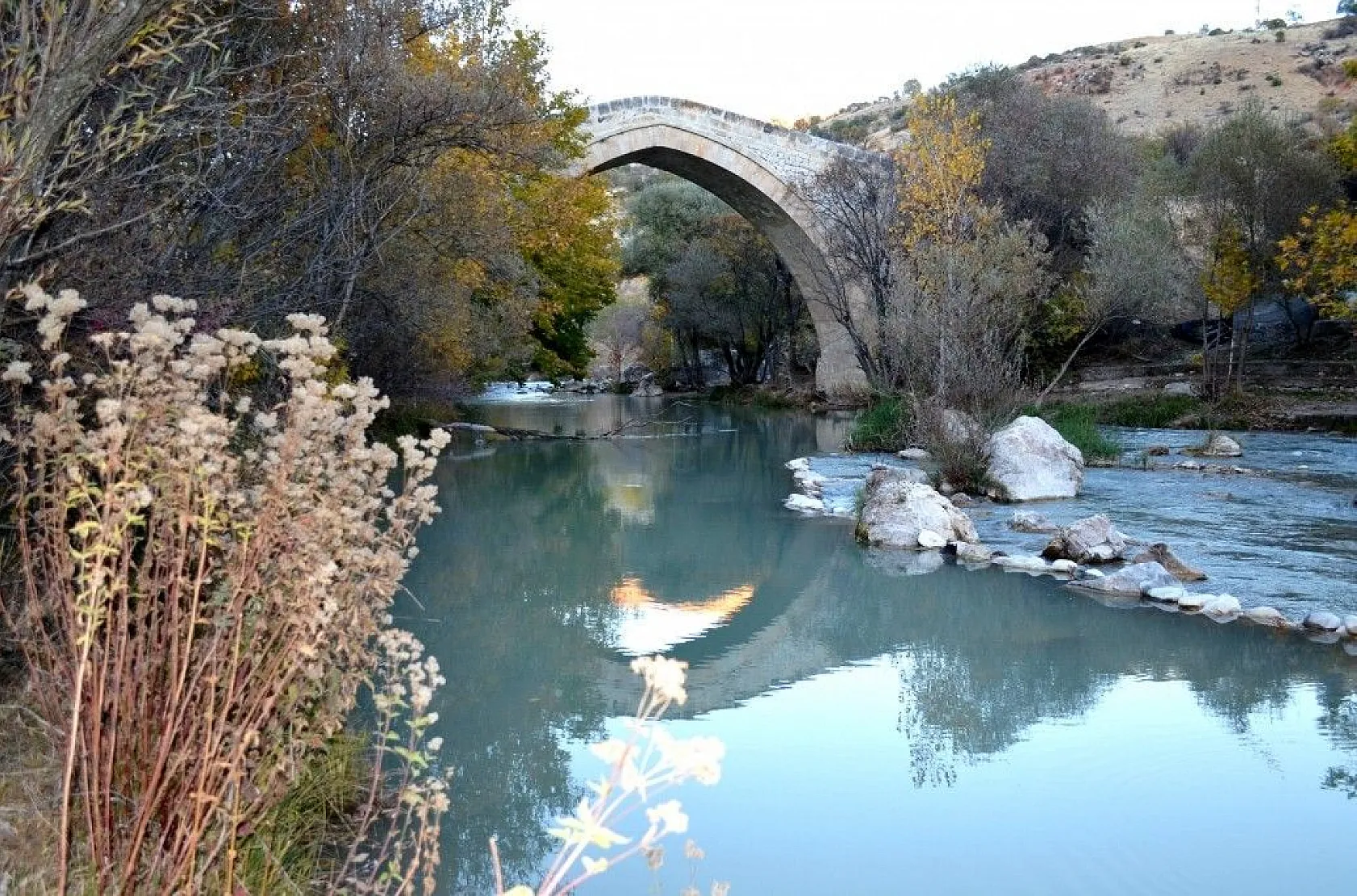 Tağar Köprüsün'de sonbahar şölen