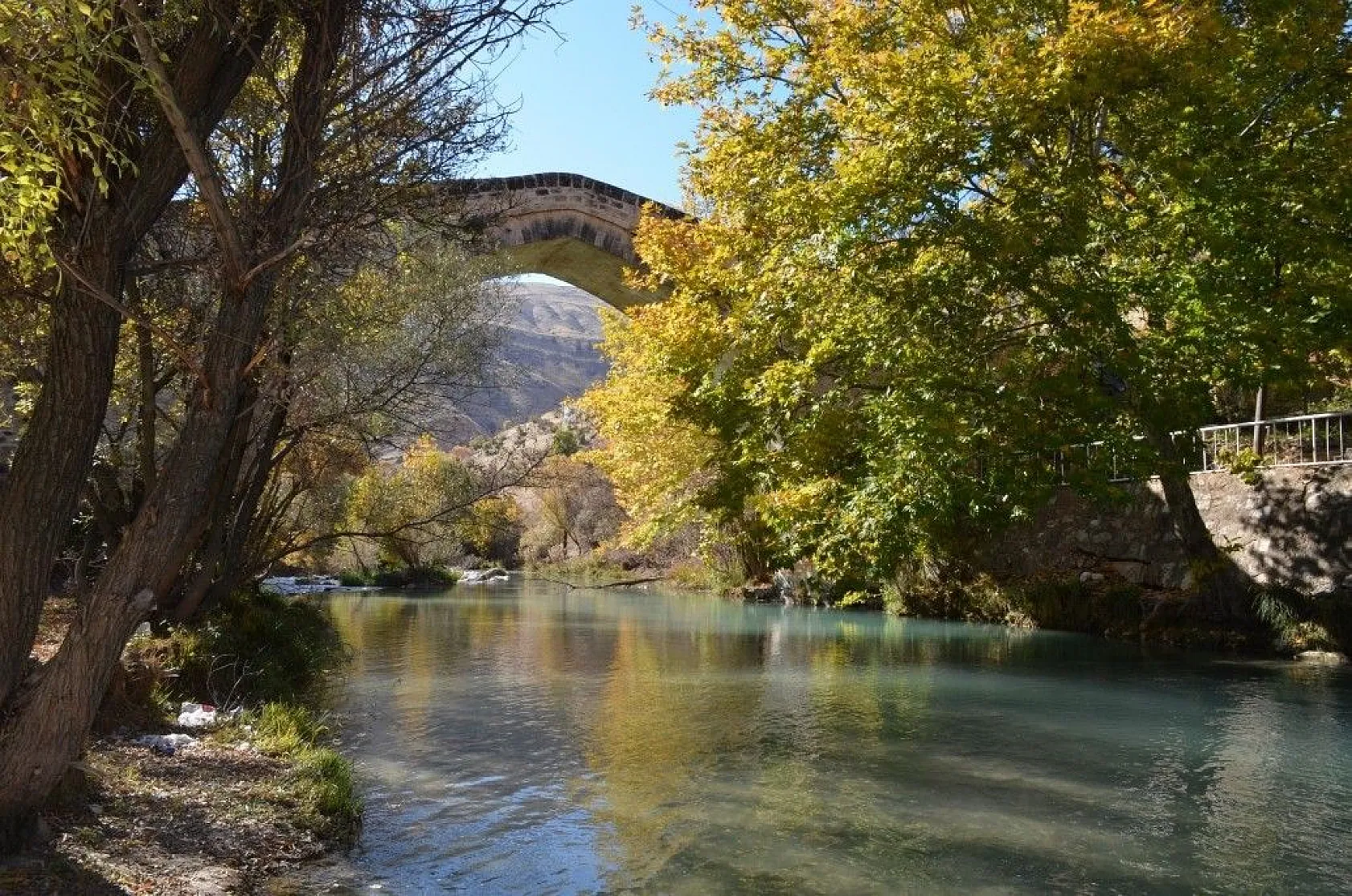 Tağar Köprüsün'de sonbahar şölen