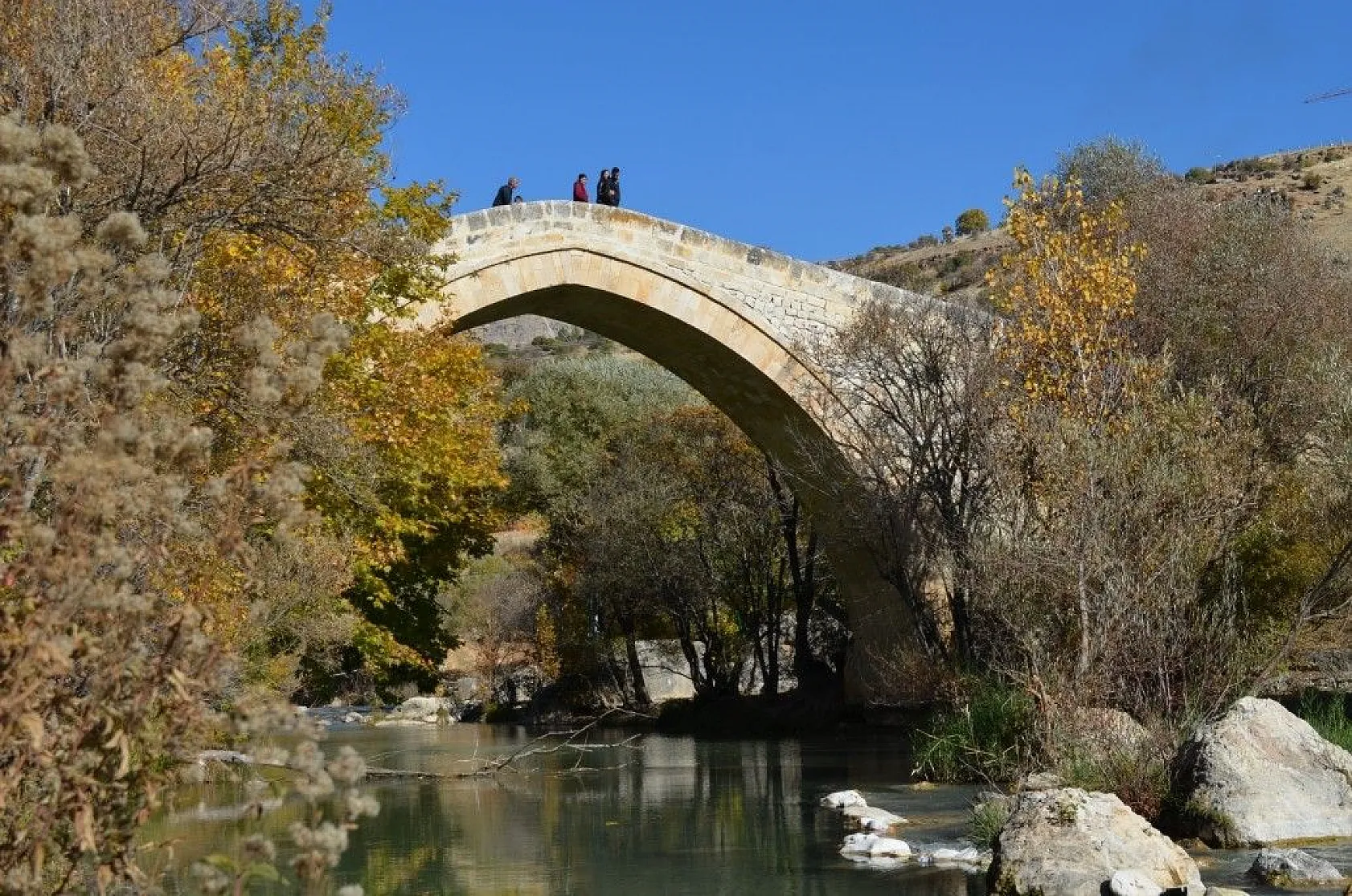 Tağar Köprüsün'de sonbahar şölen