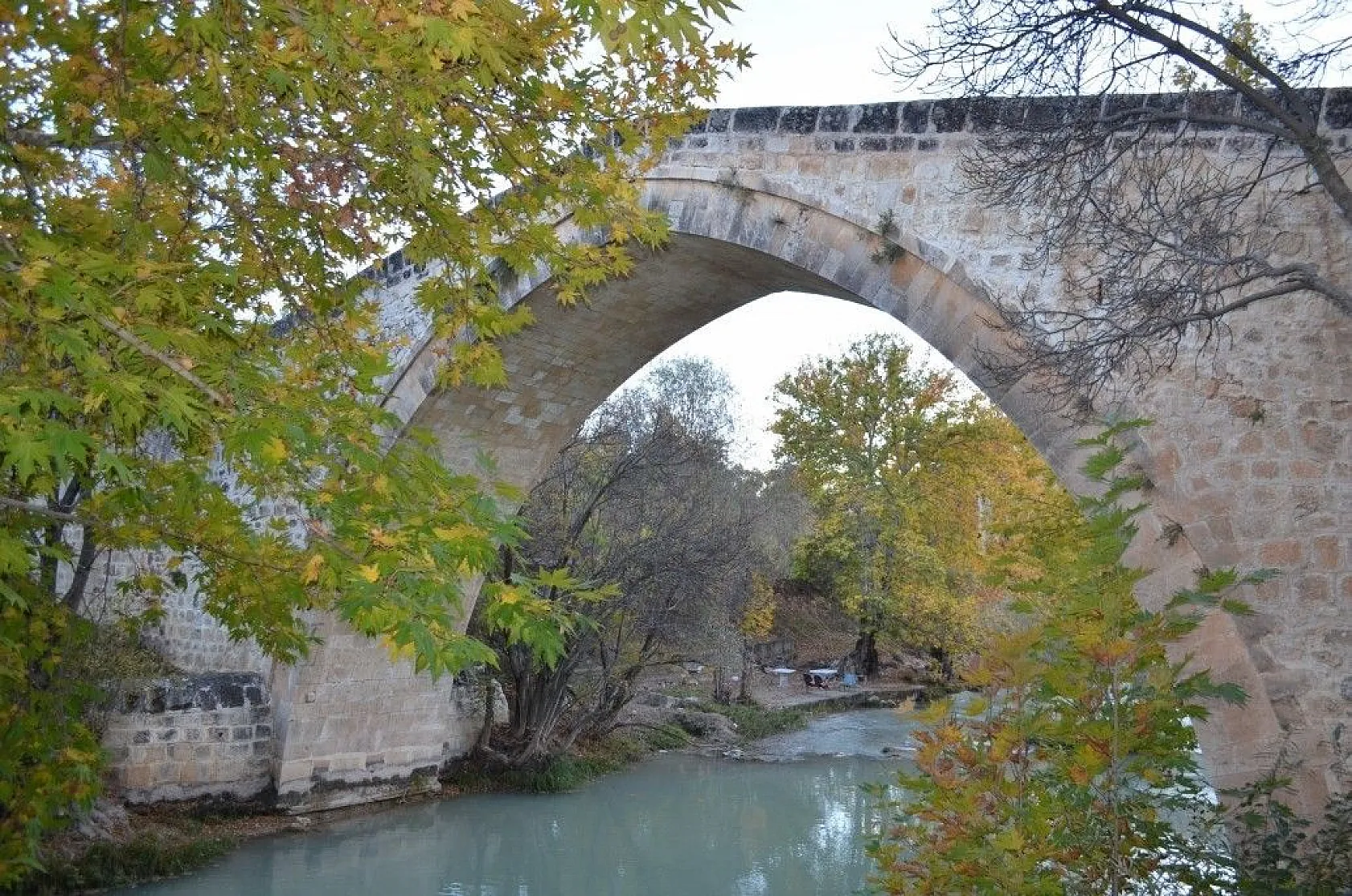 Tağar Köprüsün'de sonbahar şölen