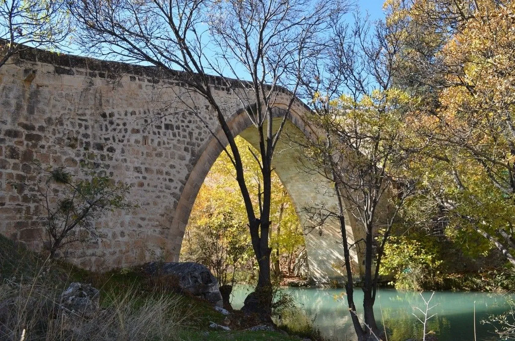 Tağar Köprüsün'de sonbahar şölen
