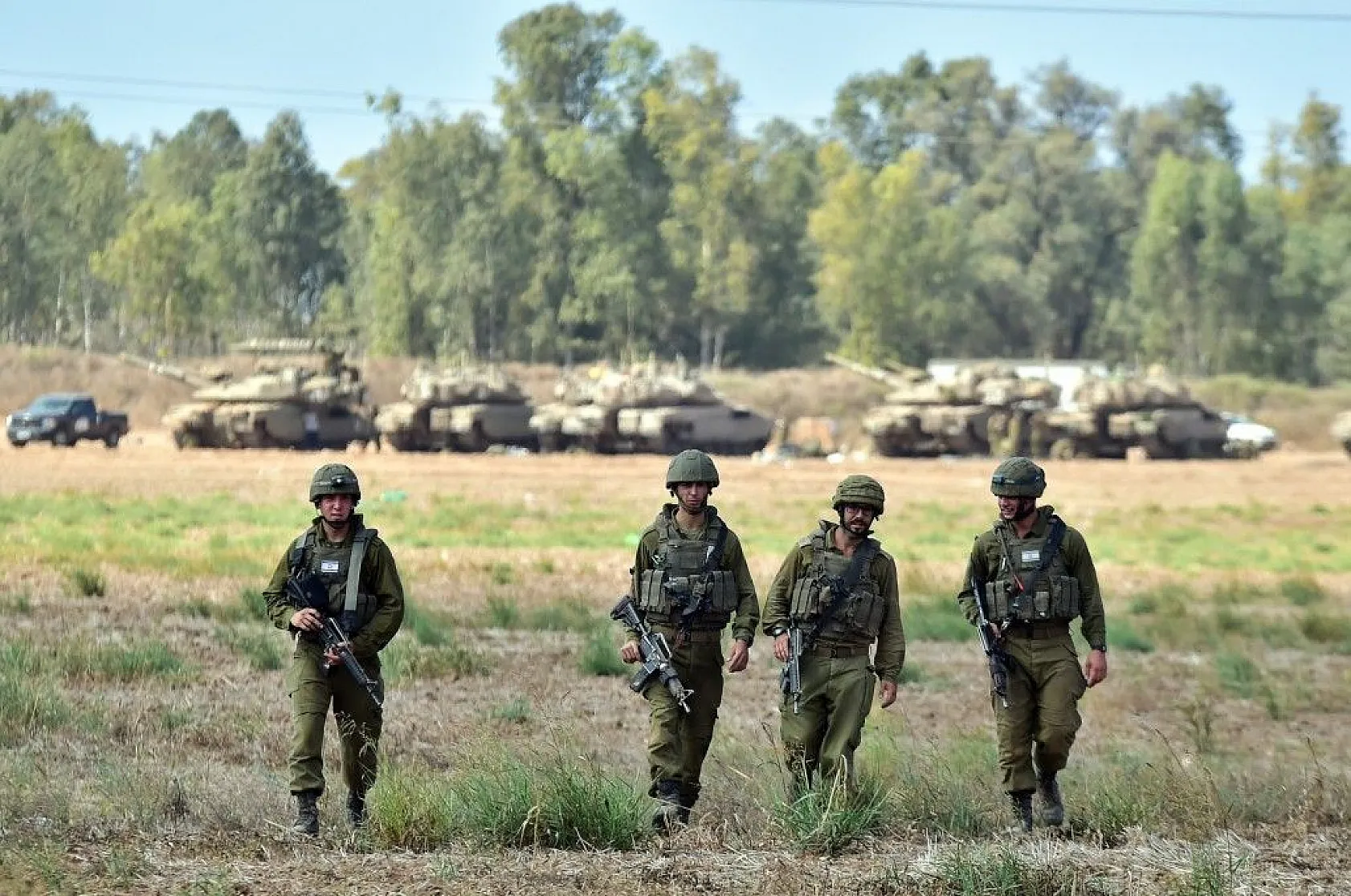 Gazze sınırında tank hareketliliği