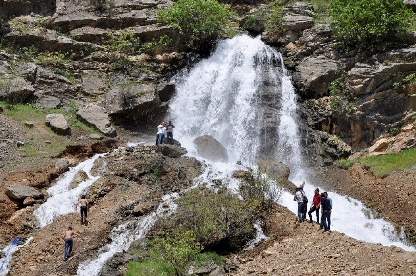 'Beyaz Su Şelalesi' güzelliğiyle hayran bırakıyor