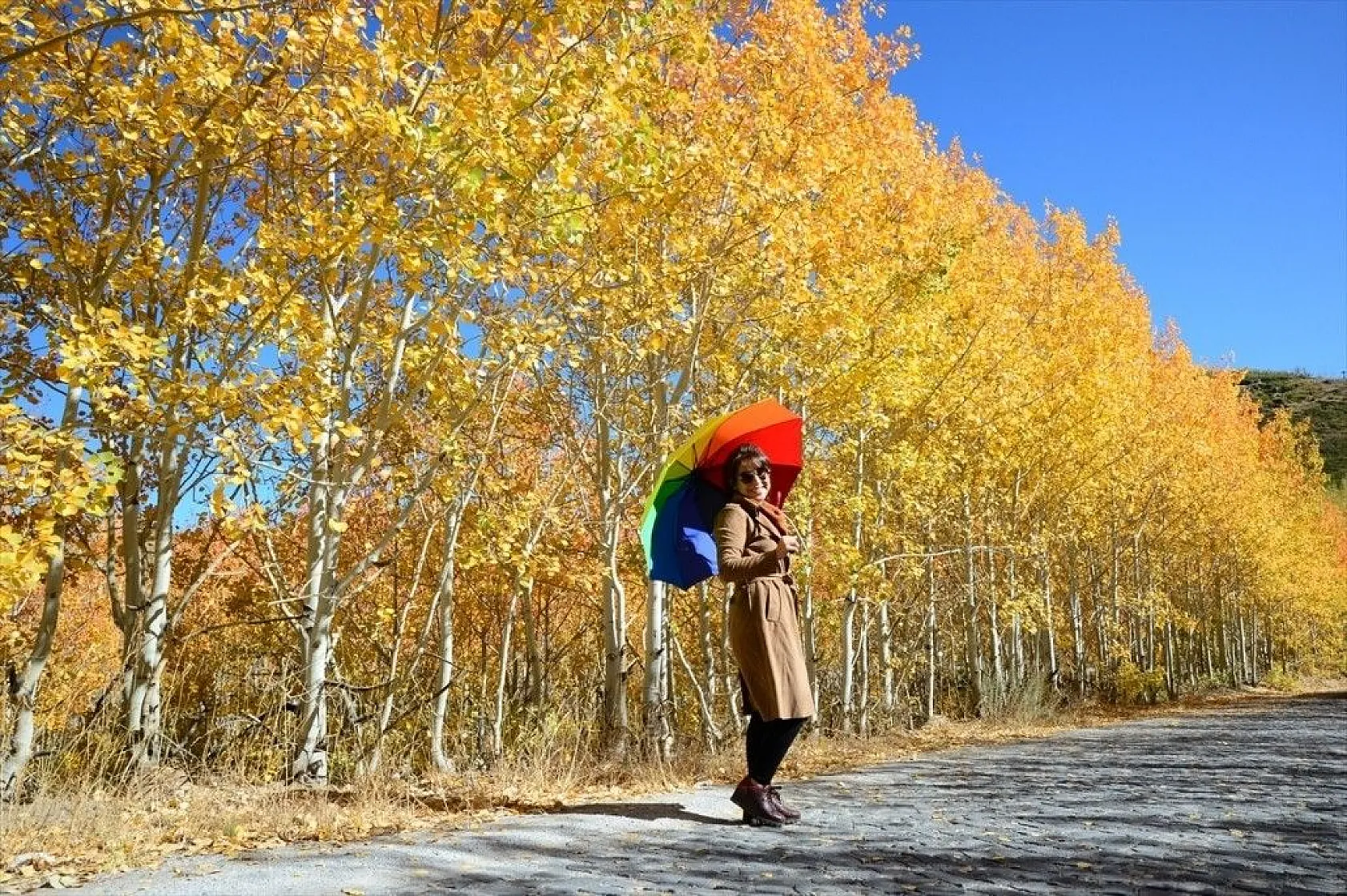 Nemrut Krater Gölü sonbahar renkleriyle büyülüyor