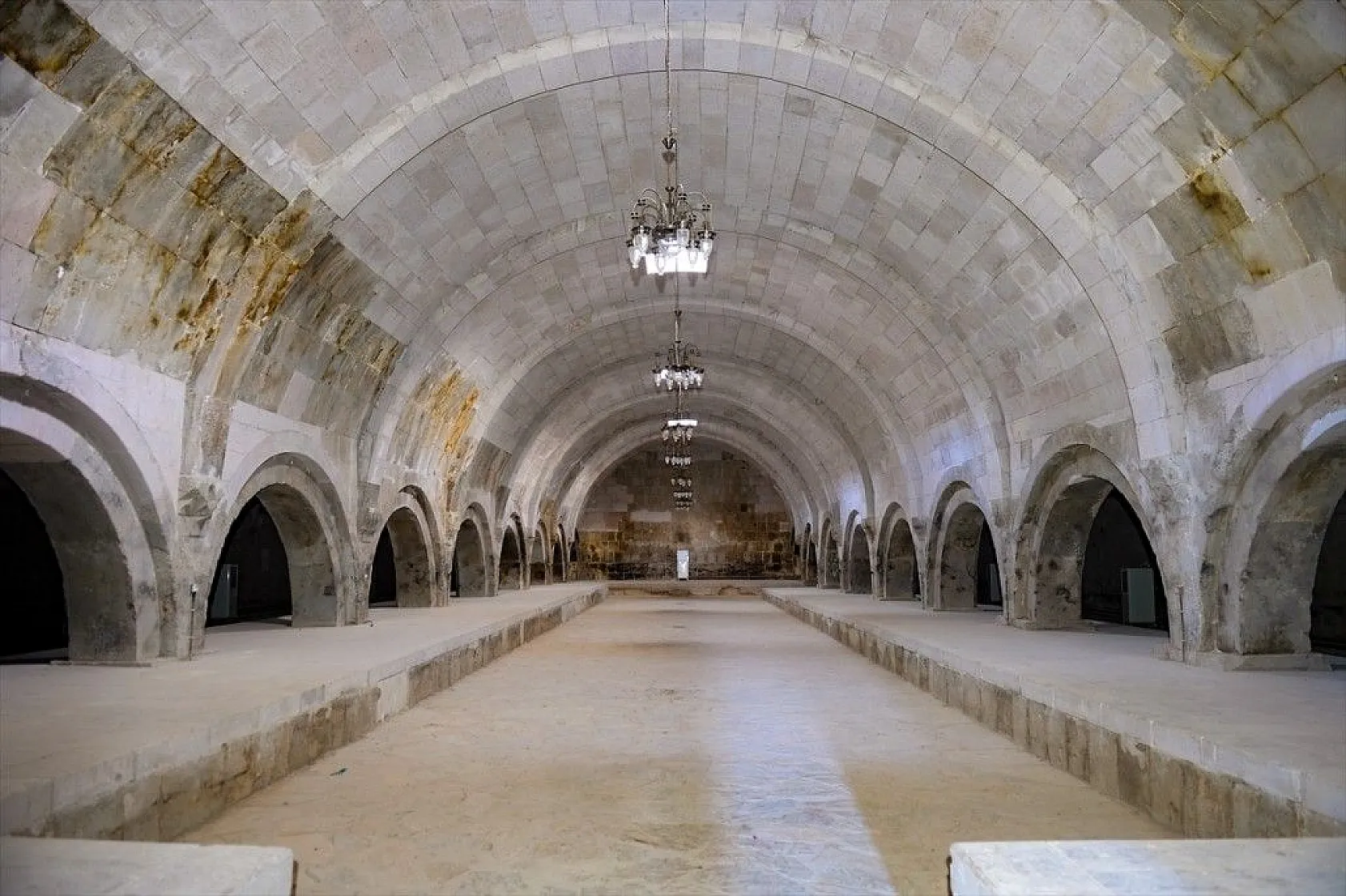 Ejder Kervansarayı ziyaretçilerini tarihi yolculuğa çıkarıyor