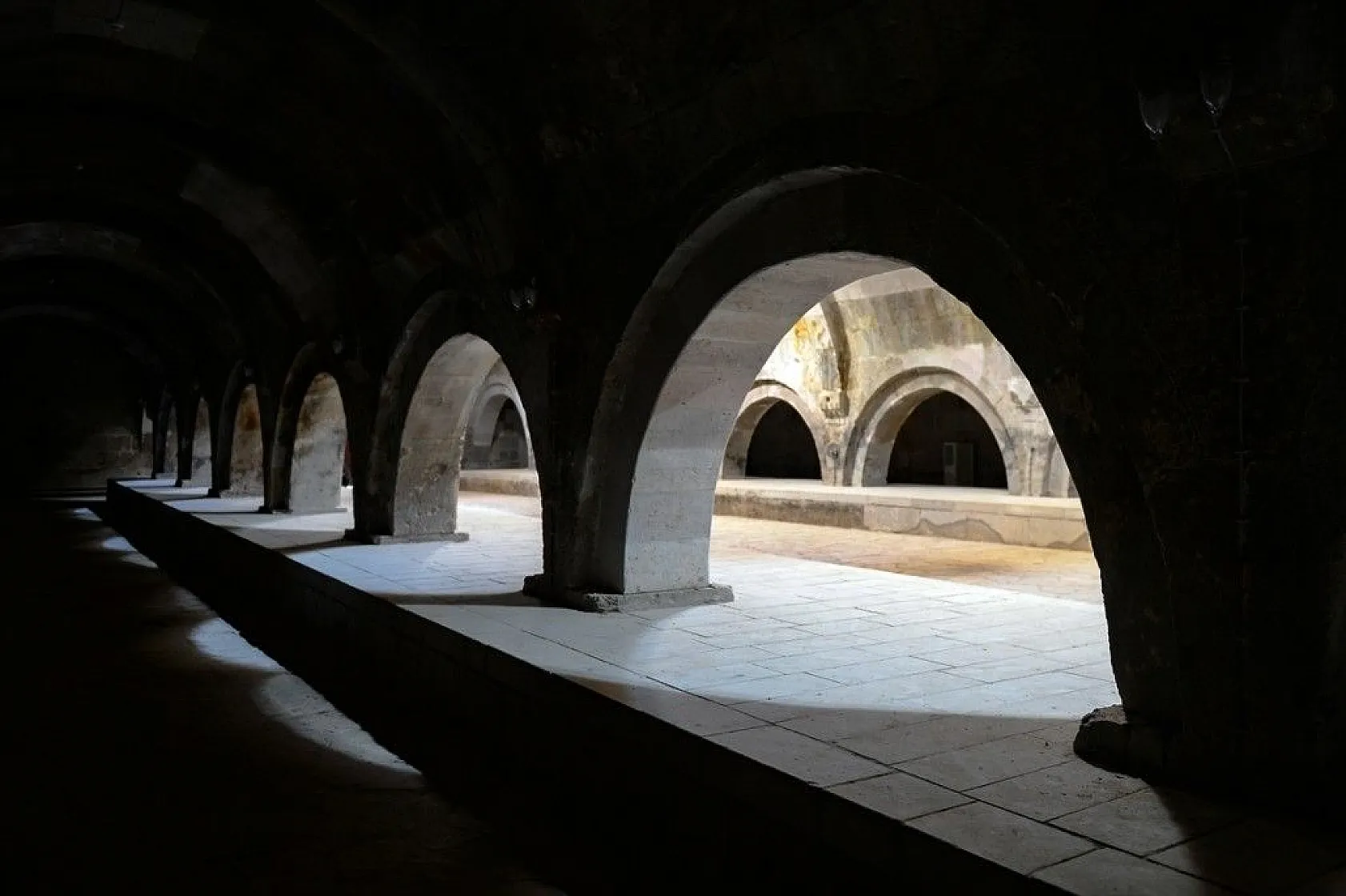 Ejder Kervansarayı ziyaretçilerini tarihi yolculuğa çıkarıyor