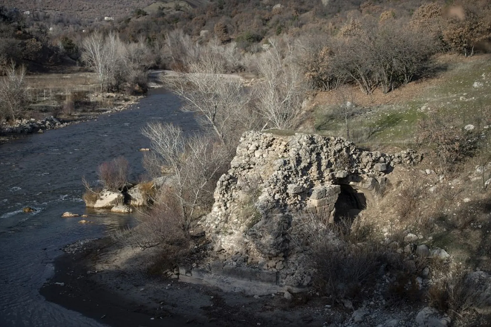 Taş kemerli köprü koruma altına alınacak