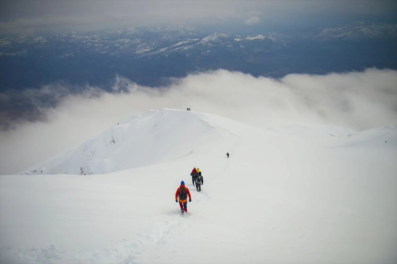 Beyaza bürünen Tunceli dağlarında kış tırmanışları başladı