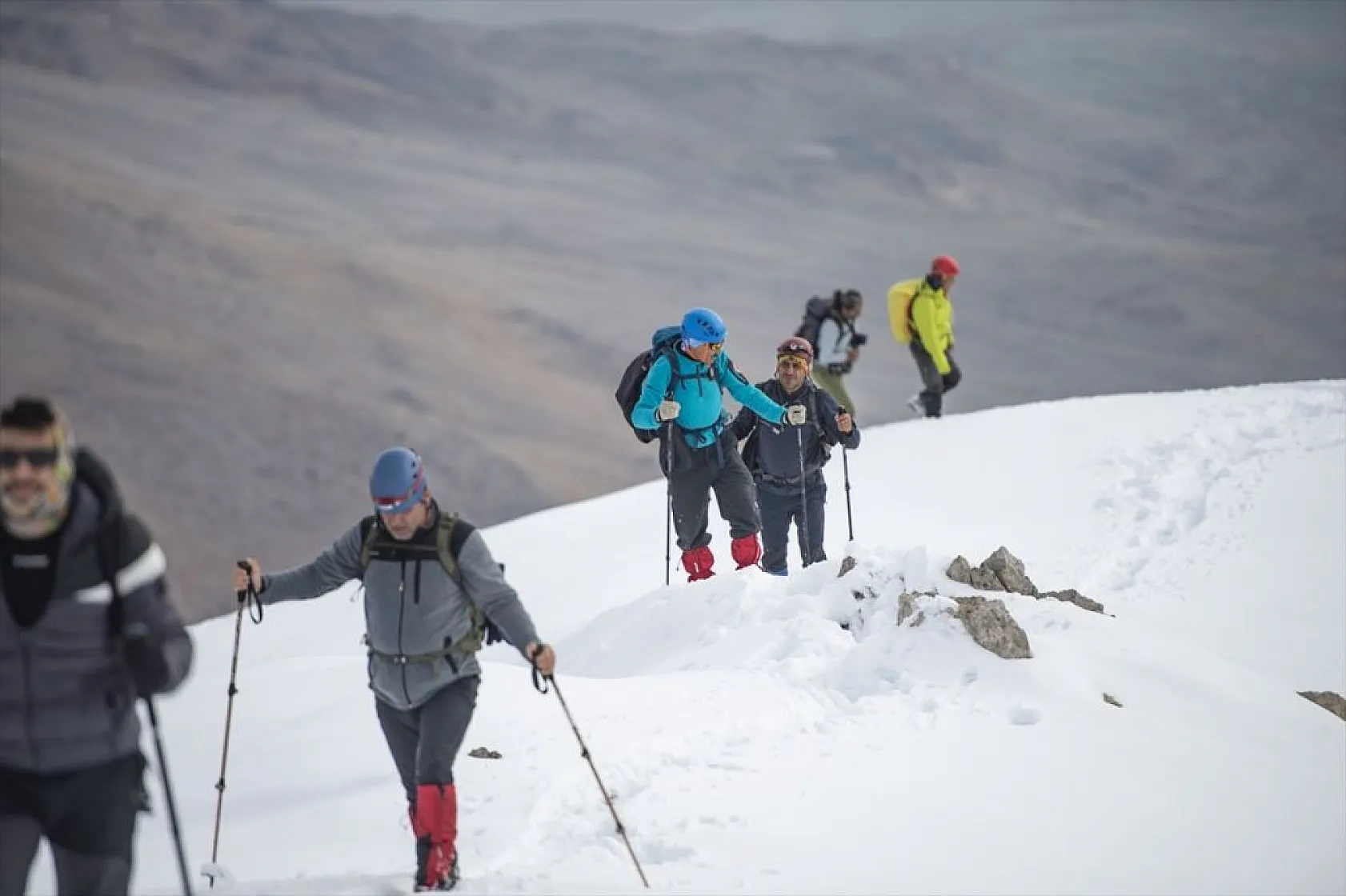 Beyaza bürünen Tunceli dağlarında kış tırmanışları başladı