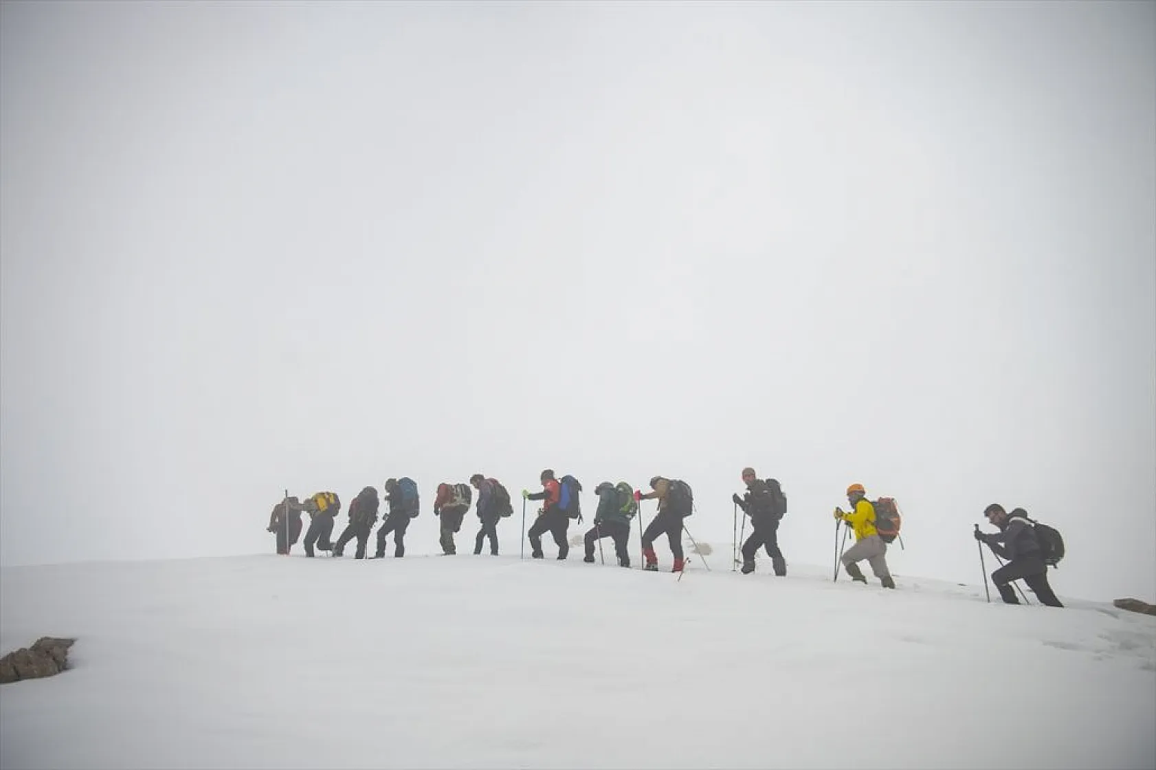 Beyaza bürünen Tunceli dağlarında kış tırmanışları başladı