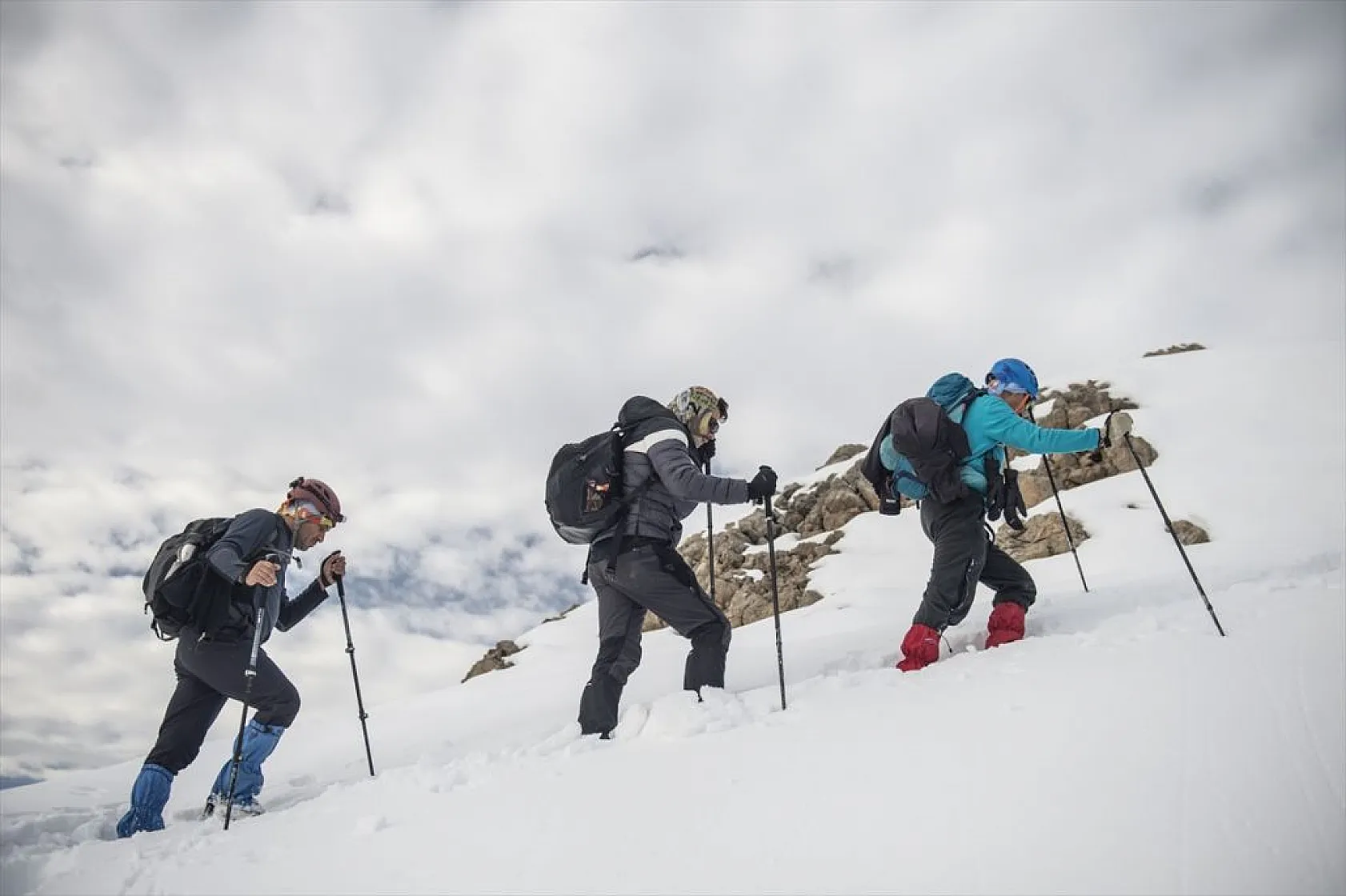 Beyaza bürünen Tunceli dağlarında kış tırmanışları başladı