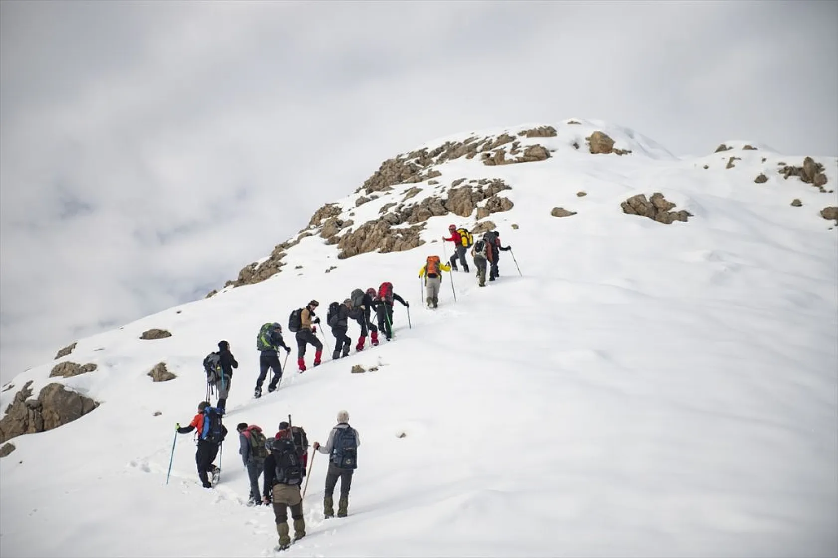 Beyaza bürünen Tunceli dağlarında kış tırmanışları başladı
