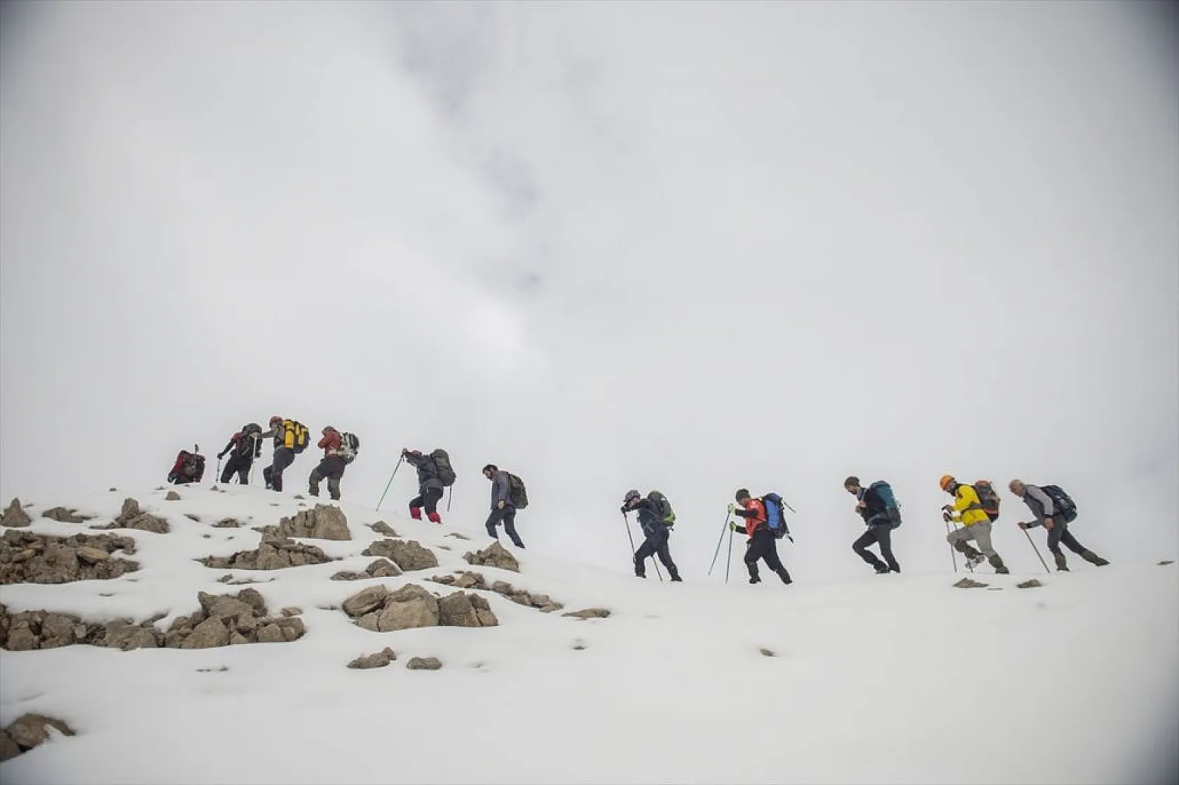 Beyaza bürünen Tunceli dağlarında kış tırmanışları başladı